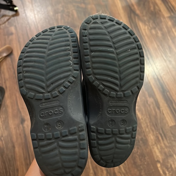 crocs - Picture 3 of 6